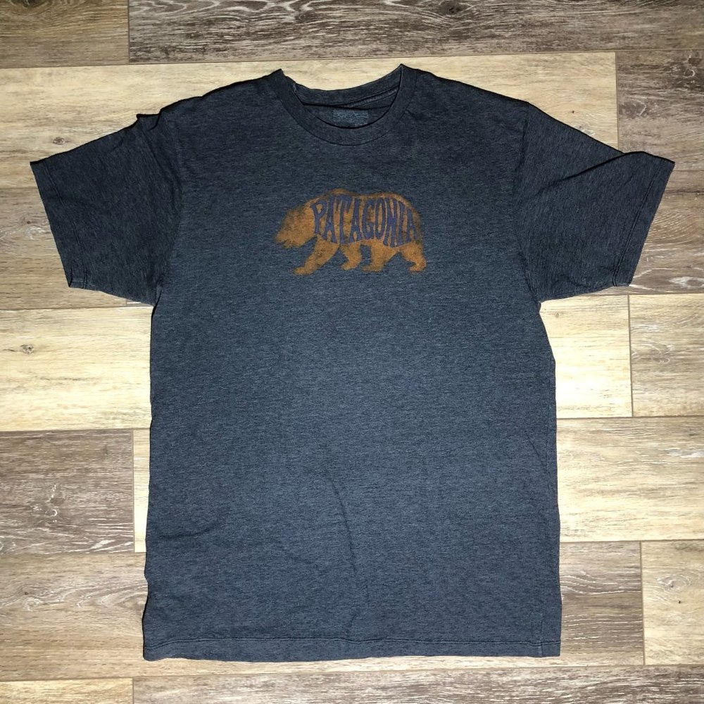 Patagonia t shirt with bear Medium